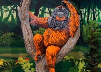 orangutan made of square-bricks